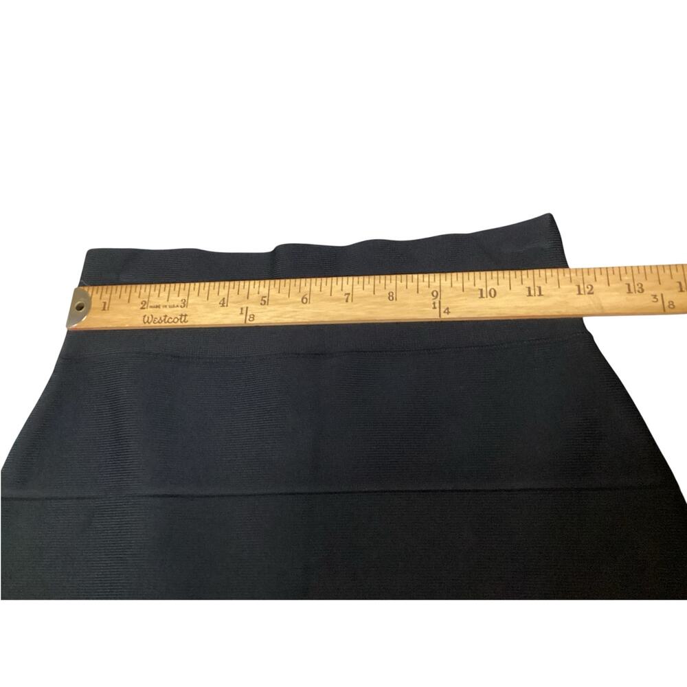 BCBGMAXAZRIA Black Bandage Pencil Skirt Size Medium Bodycon Fitted NWT - Picture 4 of 5